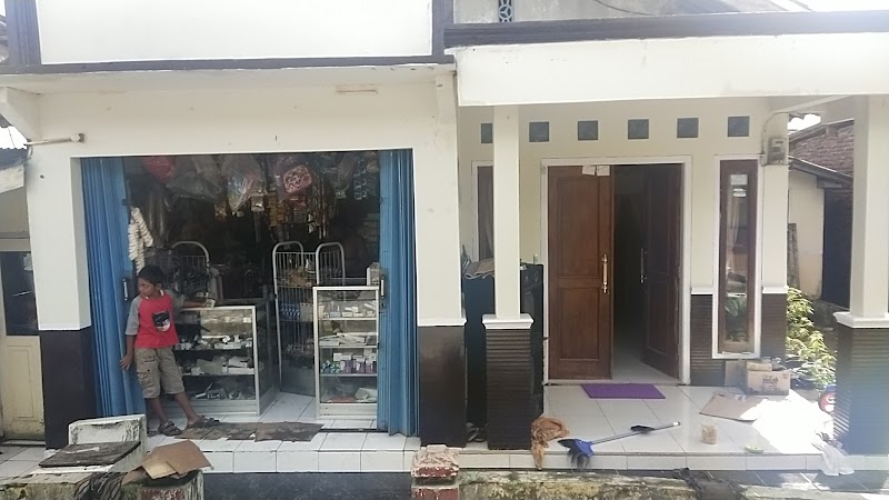 Toko Bu Mike: Solusi Belanja Terdekat di Cilacap